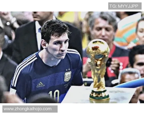 梅西足球传奇：从阿根廷天才到全球足坛巅峰的辉煌历程